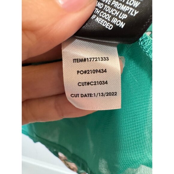 Torrid Top size 2 2X 18 20 Cold Shoulder Halter Crinkle Chiffon Floral Green - Picture 10 of 10